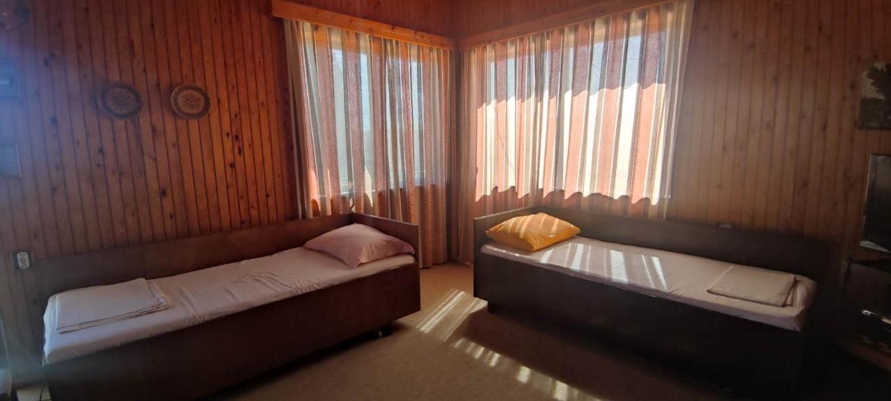 Mesochoria Rising Sun Guesthouse מראה חיצוני תמונה
